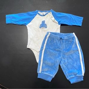 Gap baby onesie and sweatpants bundle